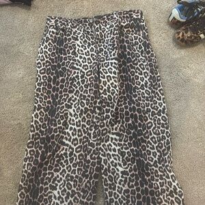 Cheetah Print Pacsun Jeans. 28’s Short Length.
